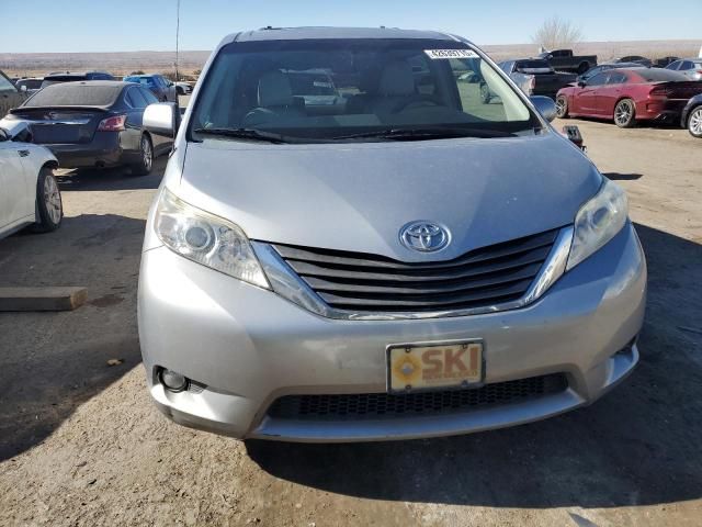 2013 Toyota Sienna XLE