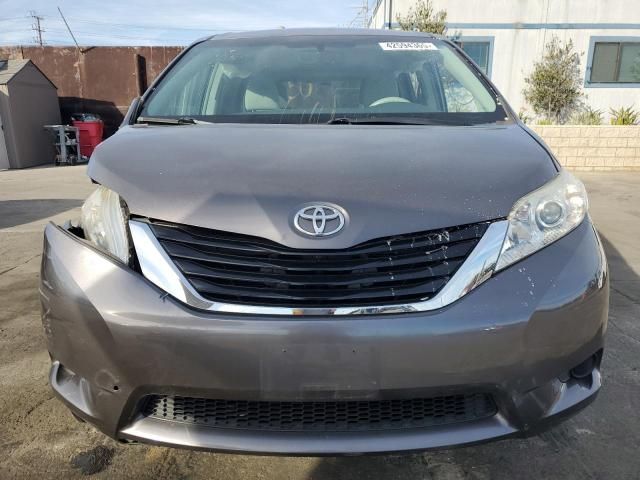 2014 Toyota Sienna LE