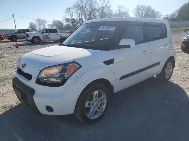 2011 KIA Soul +