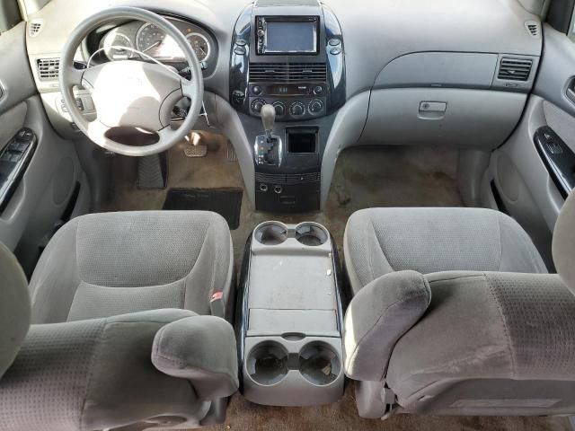 2005 Toyota Sienna CE