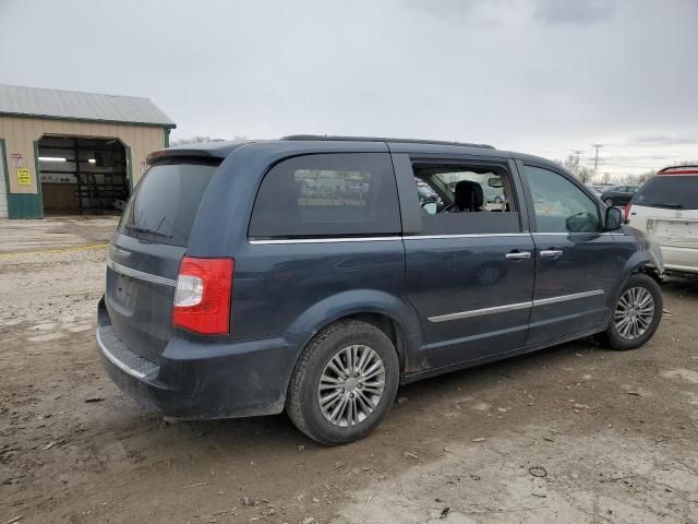 2014 Chrysler Town & Country Touring L