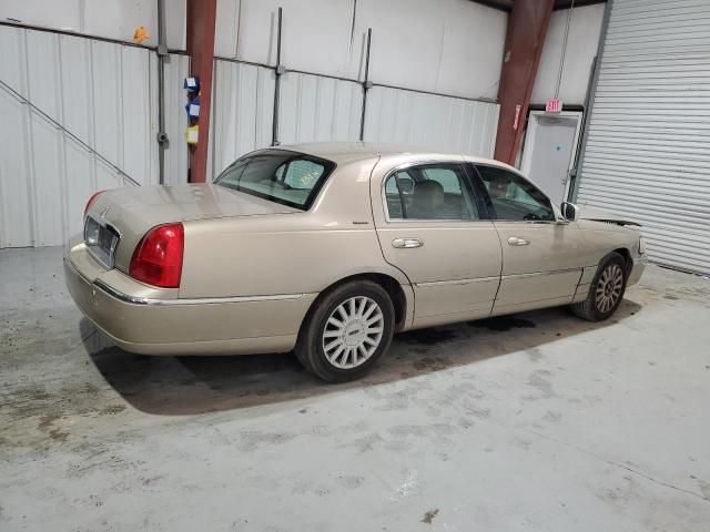 2005 Lincoln Town Car Signature