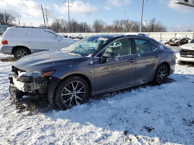 2022 Toyota Camry SE