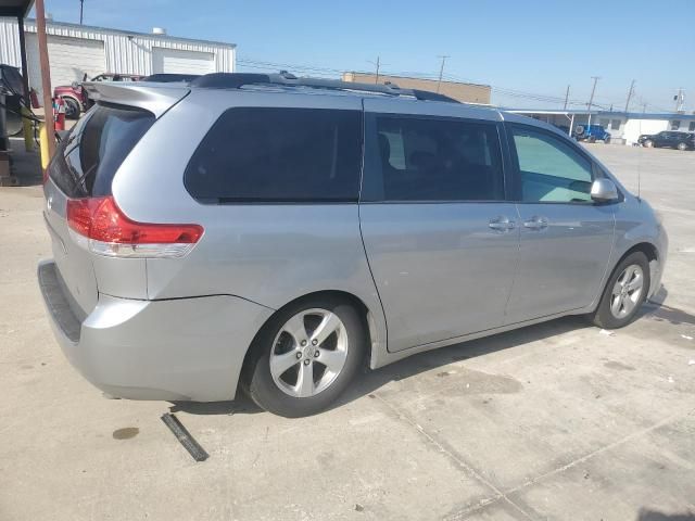 2013 Toyota Sienna LE