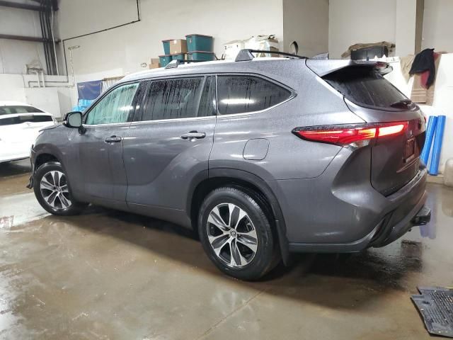 2022 Toyota Highlander XLE