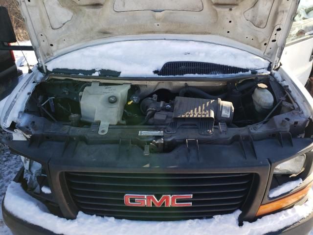 2004 GMC Savana Cutaway G3500