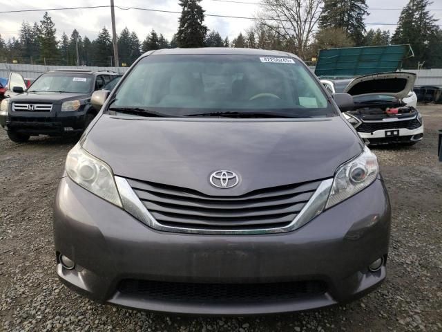 2013 Toyota Sienna XLE