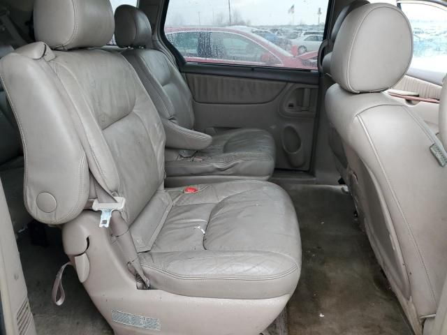 2005 Toyota Sienna XLE