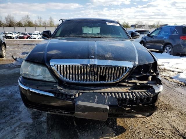 2011 Lincoln Town Car Signature Limited