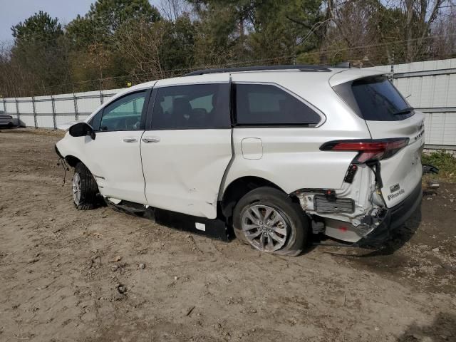 2021 Toyota Sienna XLE