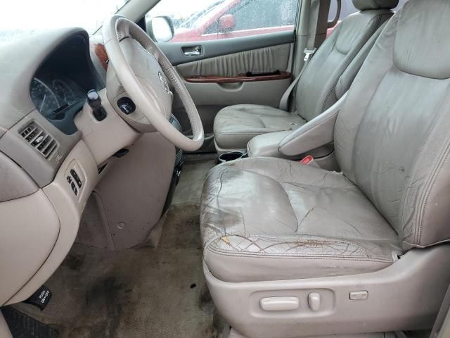 2005 Toyota Sienna XLE