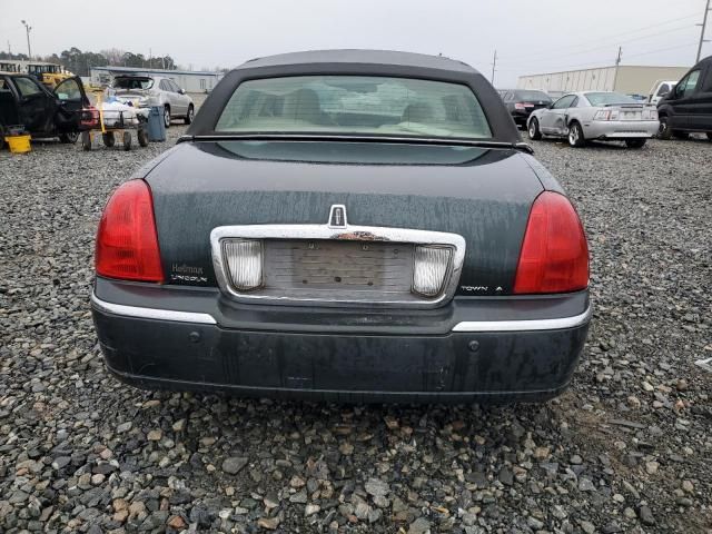 2003 Lincoln Town Car Signature