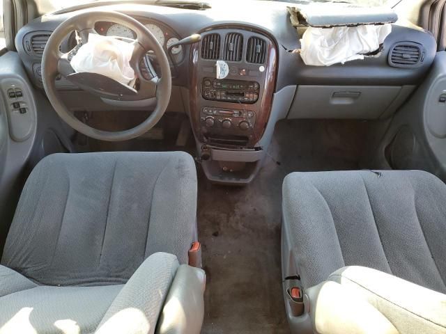 2004 Chrysler Town & Country LX