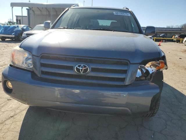 2004 Toyota Highlander Base