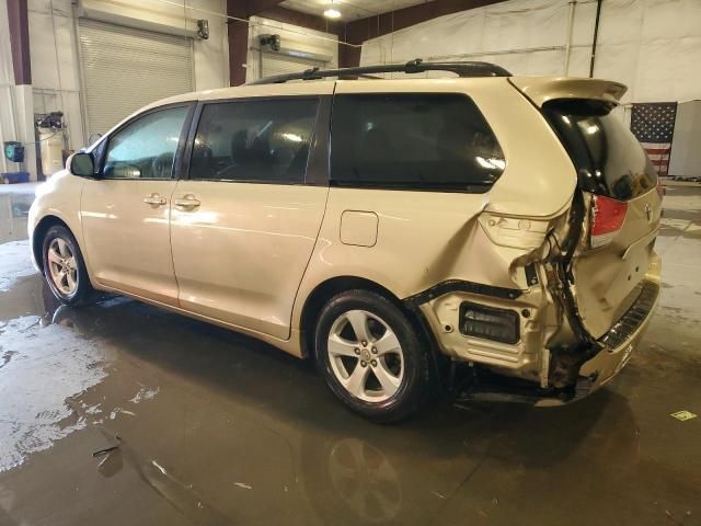 2011 Toyota Sienna LE