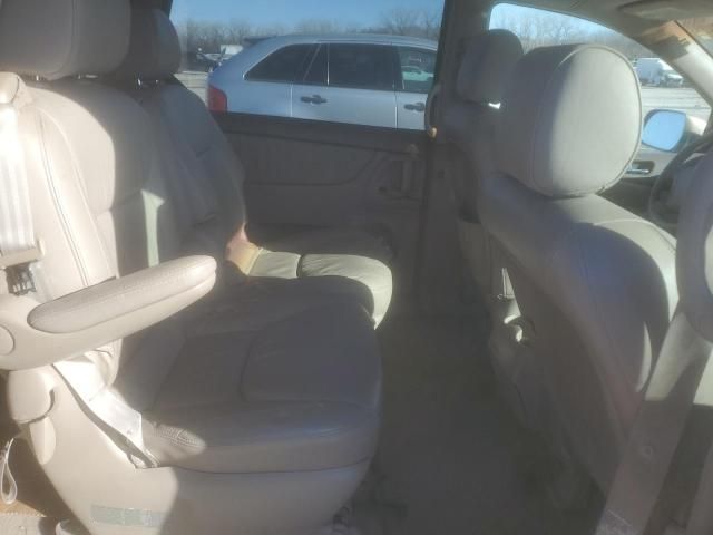 2004 Toyota Sienna XLE