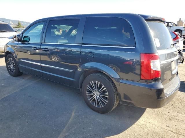 2014 Chrysler Town & Country S