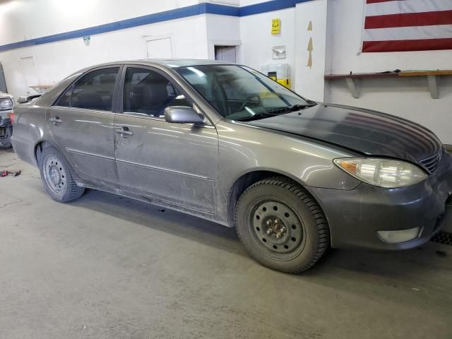 2005 Toyota Camry LE