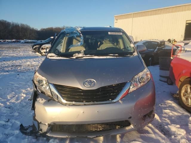 2013 Toyota Sienna LE