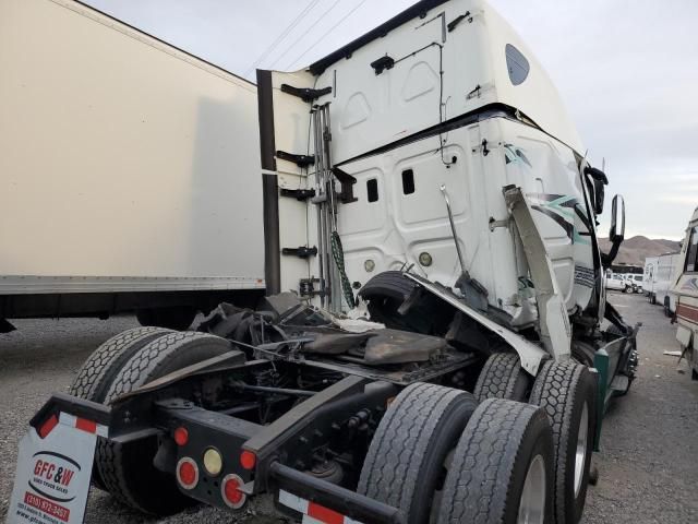 2015 Freightliner Cascadia 125