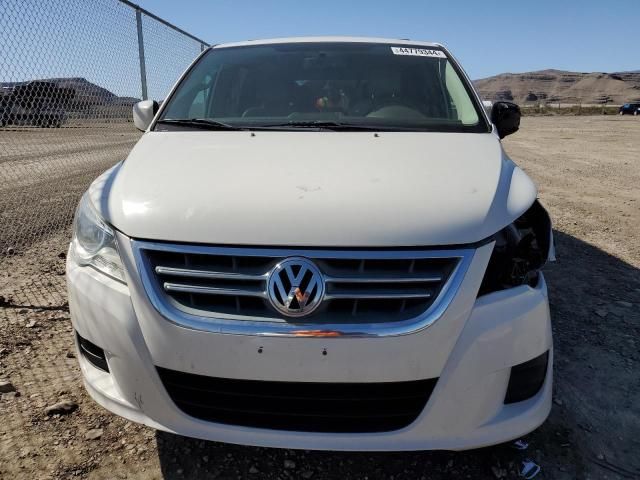 2012 Volkswagen Routan SE