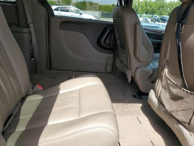 2016 Chrysler Town & Country Touring