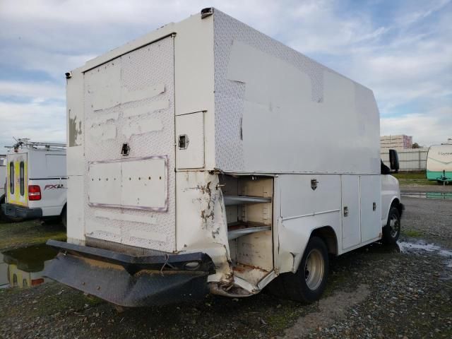 2004 GMC Savana Cutaway G3500