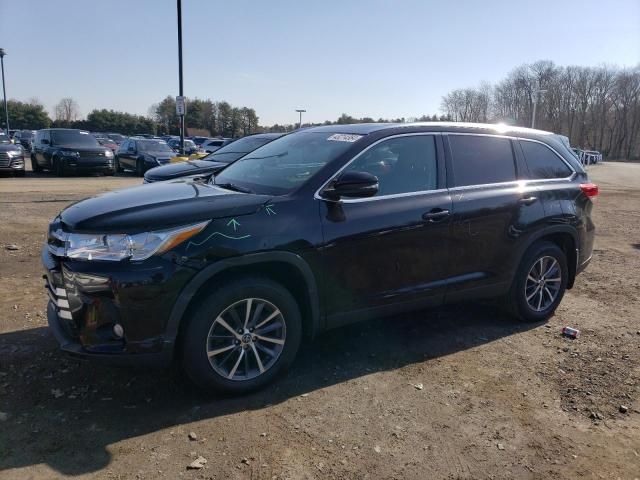 2019 Toyota Highlander SE