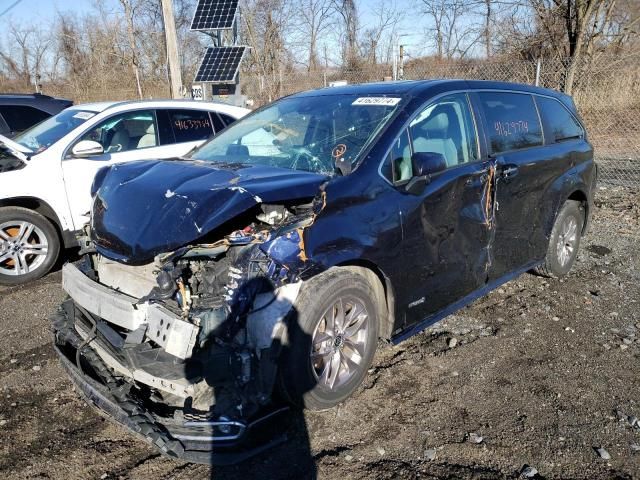 2021 Toyota Sienna XLE