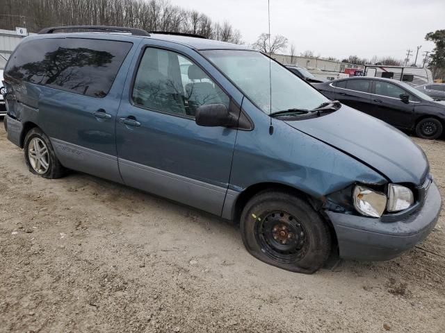 2000 Toyota Sienna LE