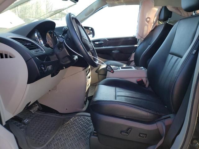 2015 Chrysler Town & Country Touring L