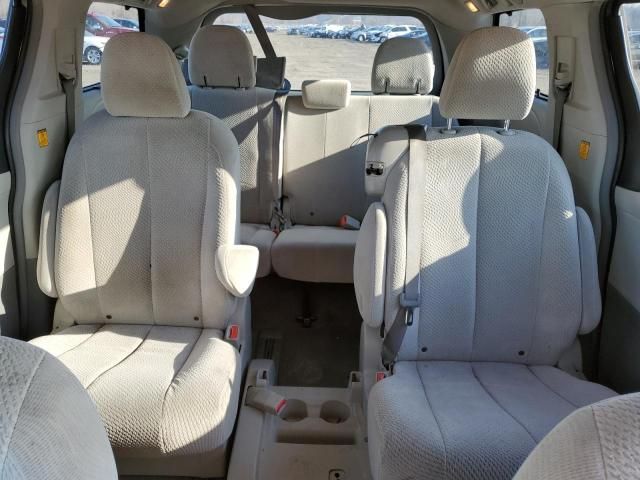 2011 Toyota Sienna LE