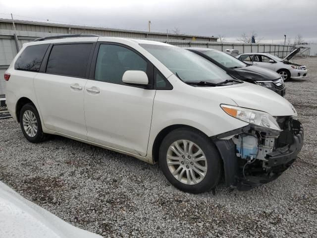 2017 Toyota Sienna XLE