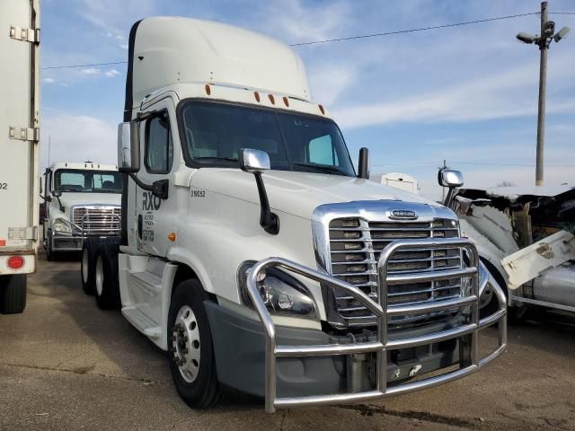 2014 Freightliner Cascadia 125