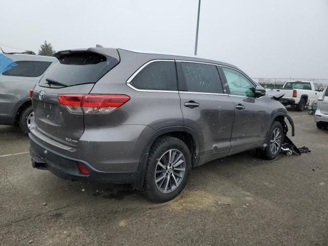 2019 Toyota Highlander SE