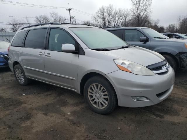 2010 Toyota Sienna XLE