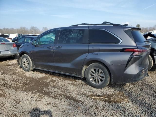 2022 Toyota Sienna XLE