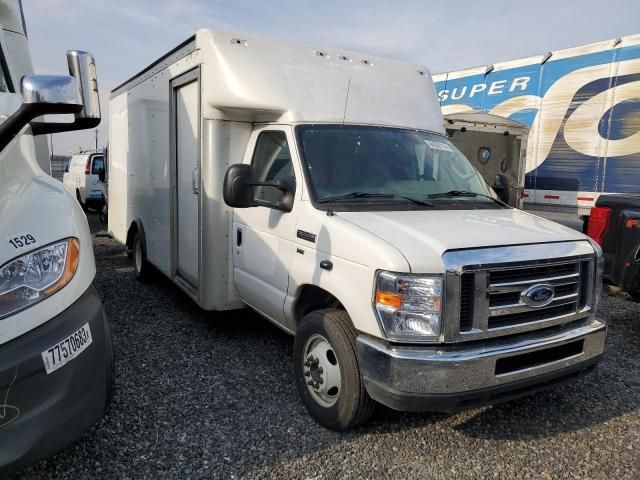 2019 Ford Econoline E350 Super Duty Cutaway Van