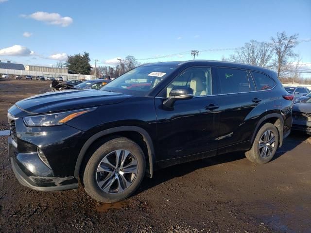 2022 Toyota Highlander XLE