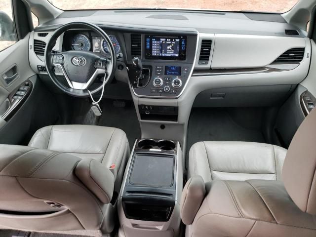 2016 Toyota Sienna XLE