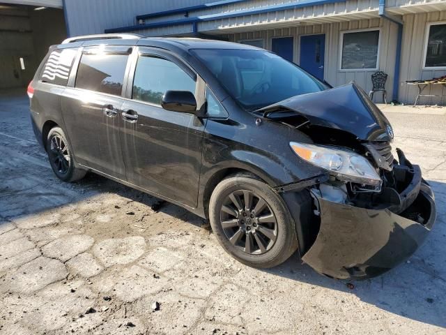 2013 Toyota Sienna XLE