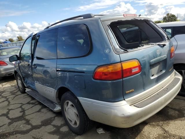 2000 Toyota Sienna LE