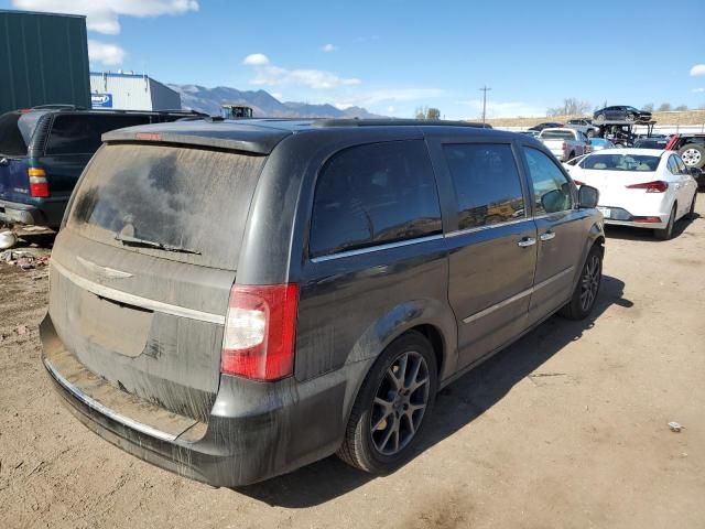 2012 Chrysler Town & Country Touring L