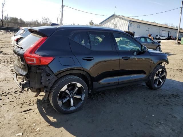 2019 Volvo XC40 T5 Momentum