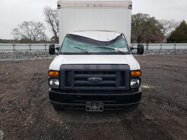 2017 Ford Econoline E350 Super Duty Cutaway Van