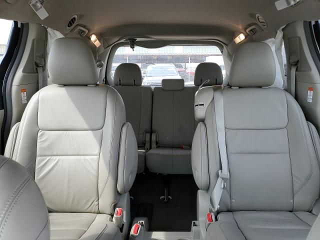 2016 Toyota Sienna XLE