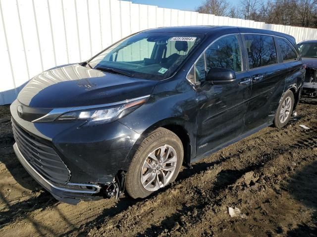 2021 Toyota Sienna XLE