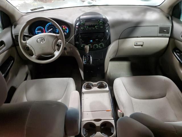 2005 Toyota Sienna CE