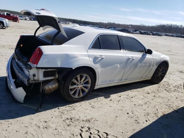 2018 Chrysler 300 Touring