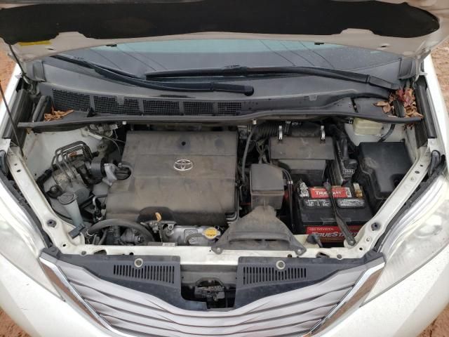 2016 Toyota Sienna XLE